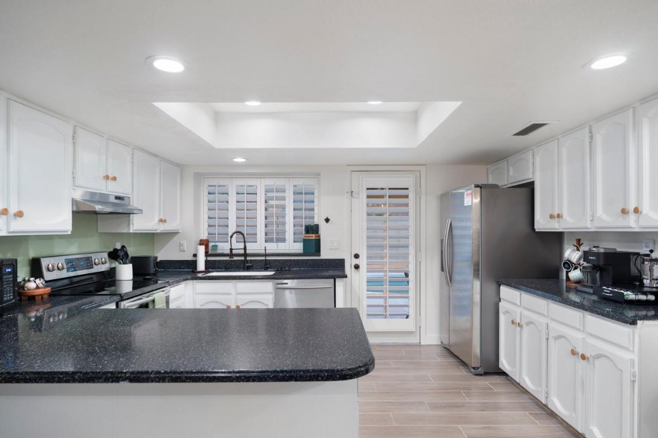 Large Pool With Diving Board, Remodeled 3Bdrm, Near State Farm Stdm And More! Пеория Экстерьер фото