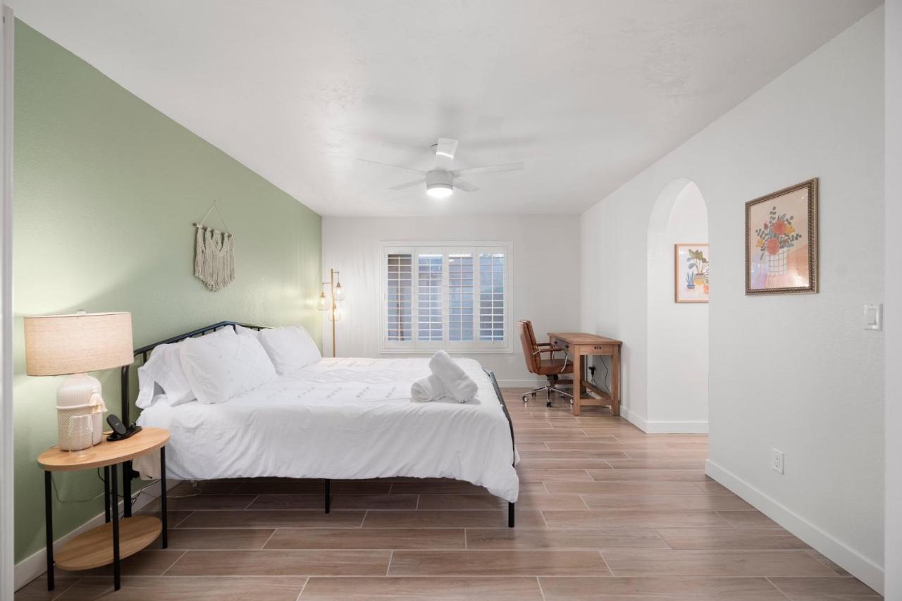 Large Pool With Diving Board, Remodeled 3Bdrm, Near State Farm Stdm And More! Пеория Экстерьер фото