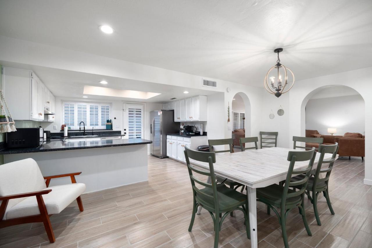 Large Pool With Diving Board, Remodeled 3Bdrm, Near State Farm Stdm And More! Пеория Экстерьер фото