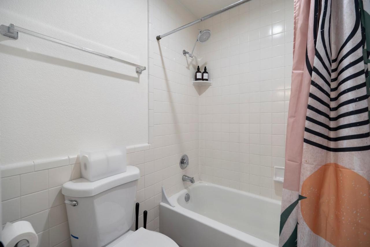 Large Pool With Diving Board, Remodeled 3Bdrm, Near State Farm Stdm And More! Пеория Экстерьер фото