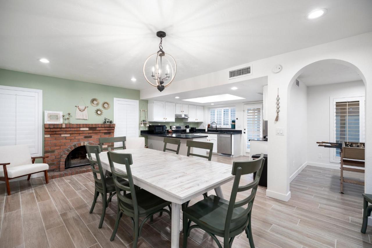 Large Pool With Diving Board, Remodeled 3Bdrm, Near State Farm Stdm And More! Пеория Экстерьер фото