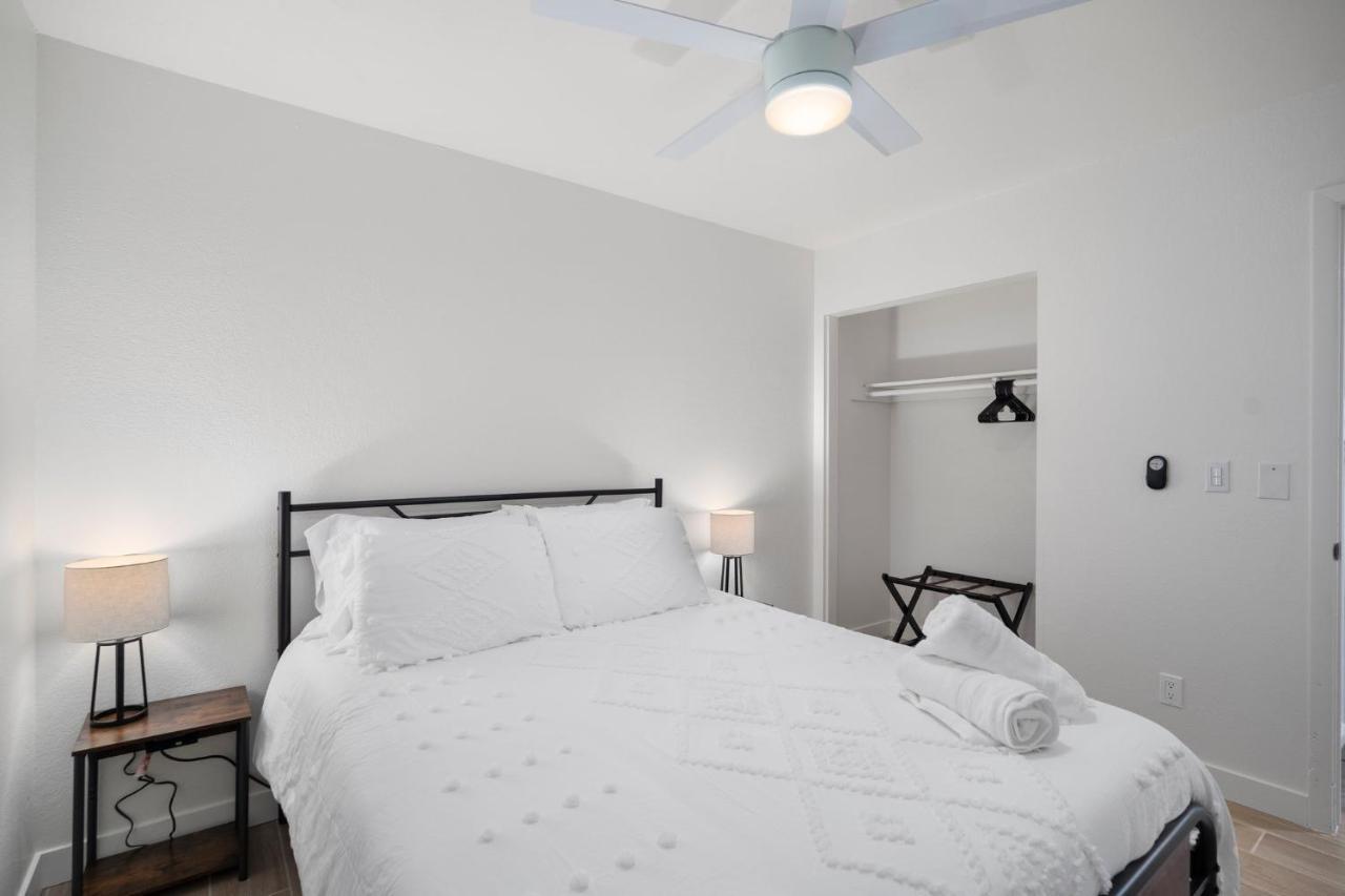 Large Pool With Diving Board, Remodeled 3Bdrm, Near State Farm Stdm And More! Пеория Экстерьер фото